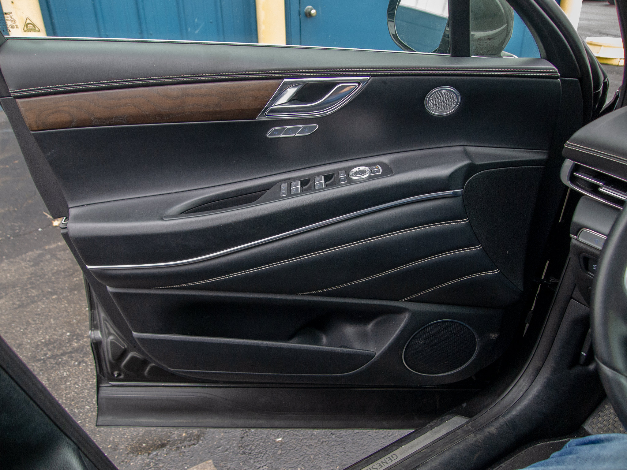 Used 2024 Genesis GV80 2.5T AWD/4WD image 11