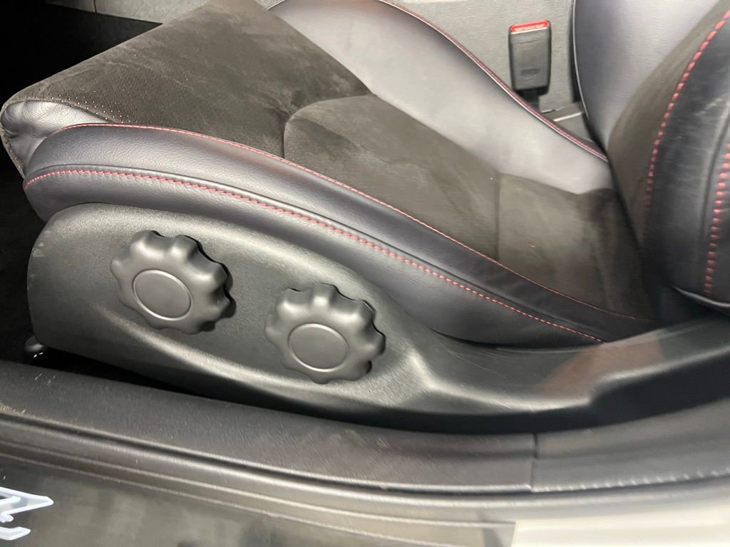 Used 2025 Nissan Z NISMO w/ Floor Mat Package image 27