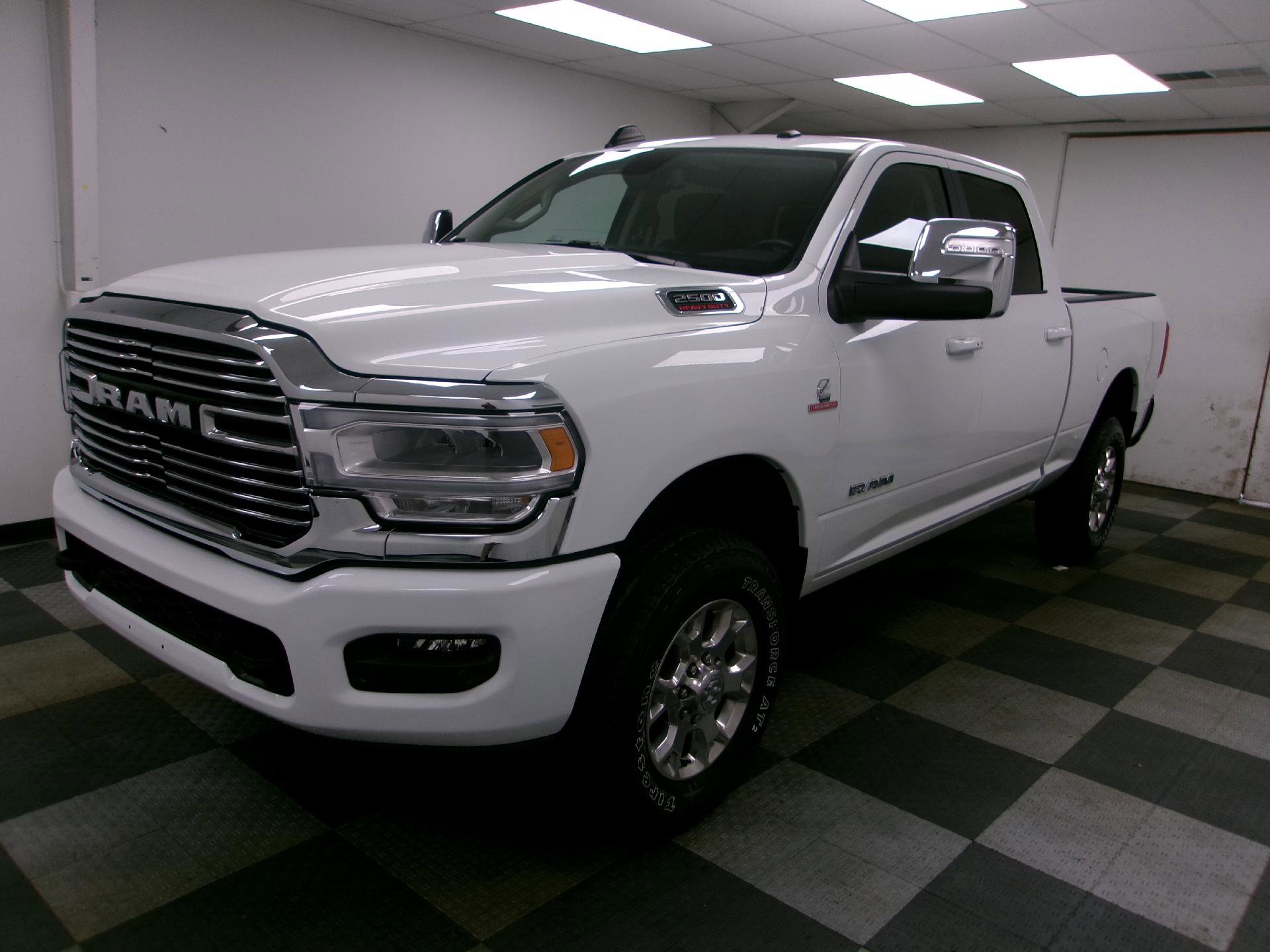 Used 2024 RAM 2500 Laramie AWD/4WD image 1