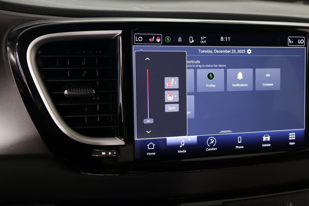 Used 2024 Chrysler Pacifica Touring-L image 7