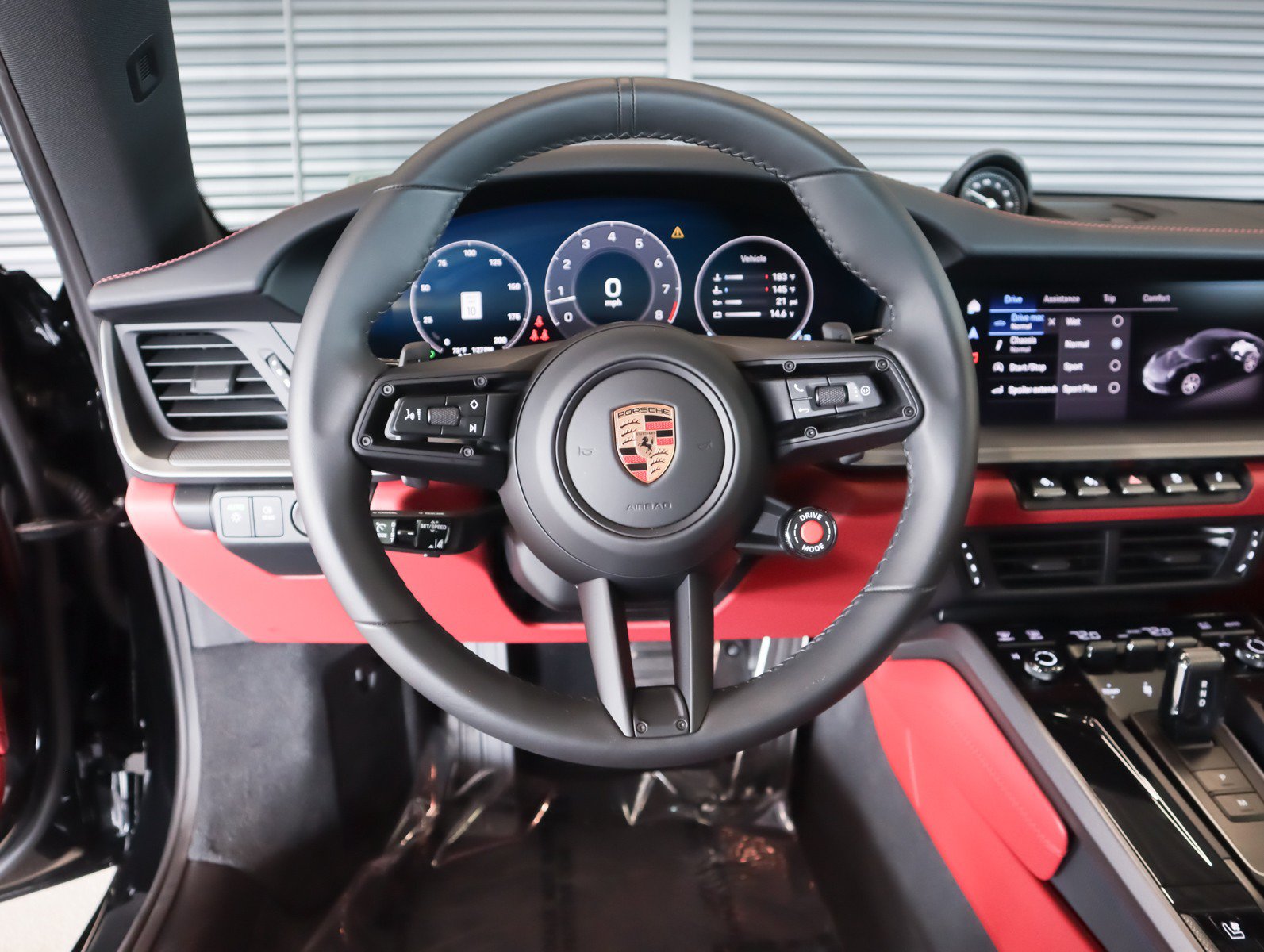 Certified 2025 Porsche 911 Carrera RWD image 15