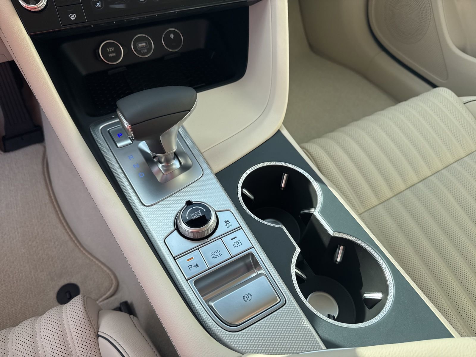 Used 2026 Genesis G70 2.5T Prestige image 26