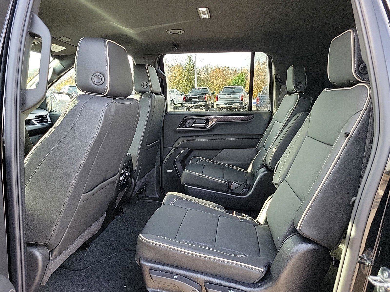 New 2026 GMC Yukon XL Elevation image 12