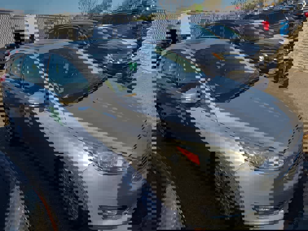 Used 2016 Ford Focus Titanium w/ Titanium Technology Package image 4