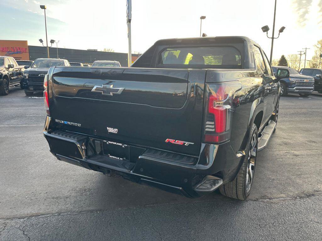 Used 2025 Chevrolet Silverado EV RST image 5