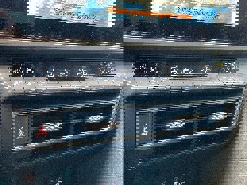 Used 2025 Toyota Camry XLE image 26