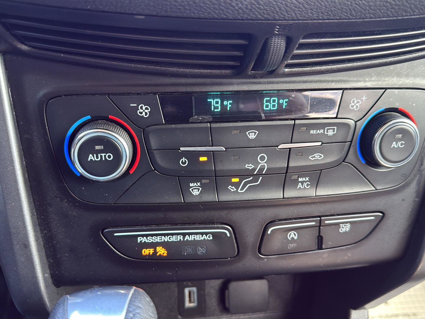 Used 2017 Ford Escape SE image 11