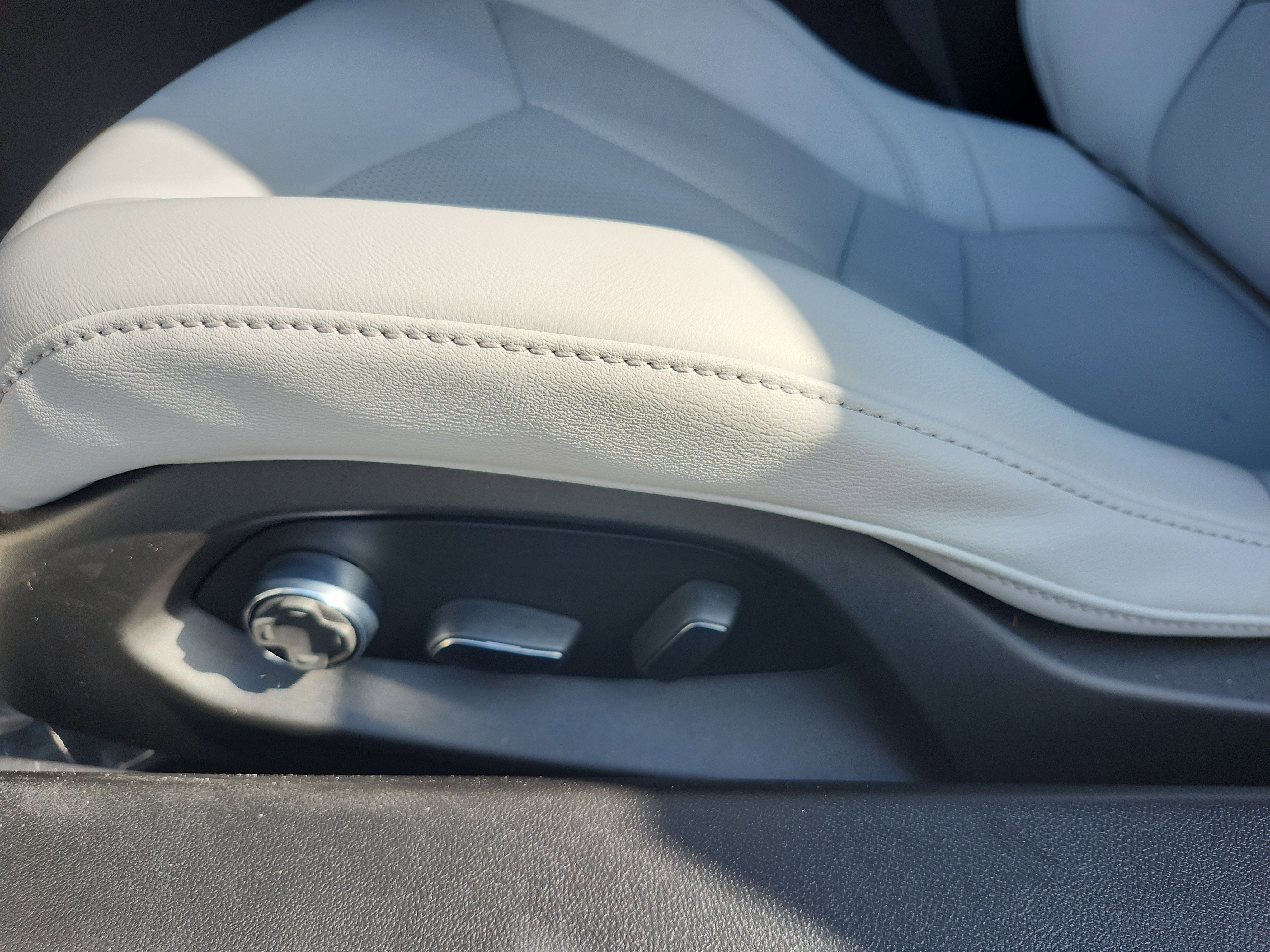 Used 2025 Chevrolet Corvette Stingray Preferred Cpe w/ 2LT image 16