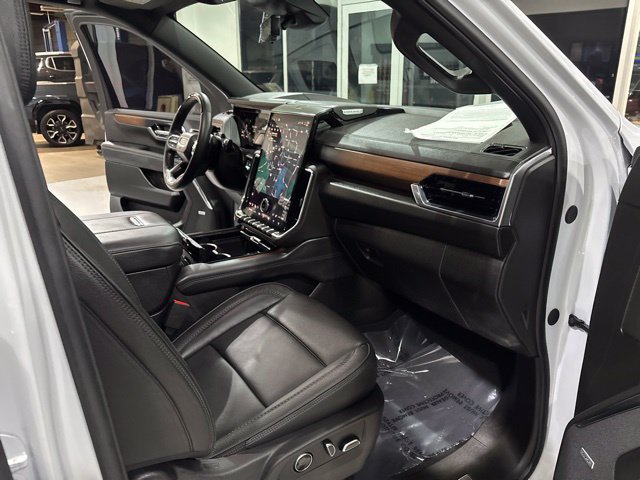 Used 2026 GMC Yukon Denali w/ Advanced Technology Package AWD/4WD image 41
