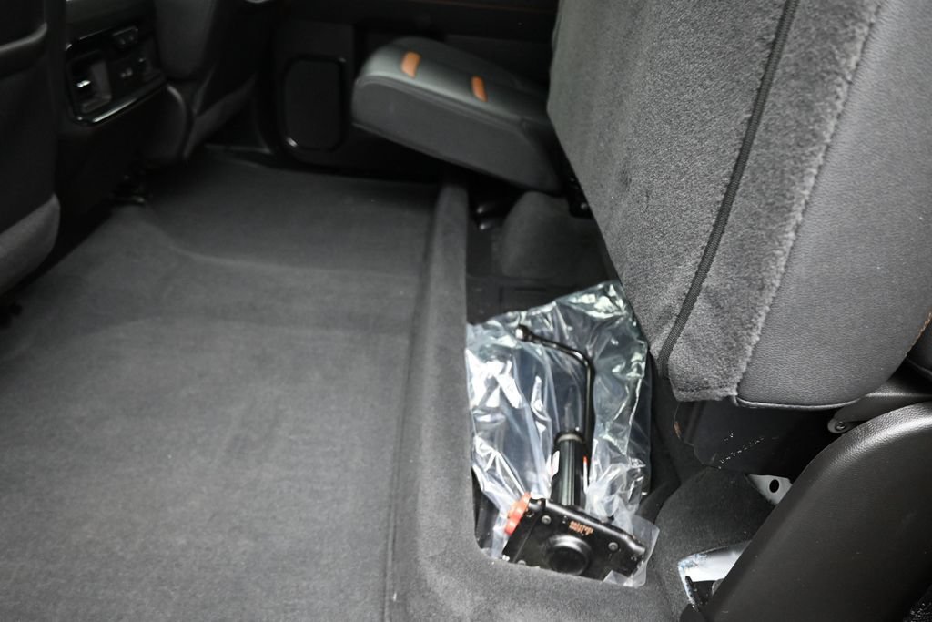 Used 2025 GMC Sierra 2500 AT4 w/ AT4 Premium Plus Package AWD/4WD image 25