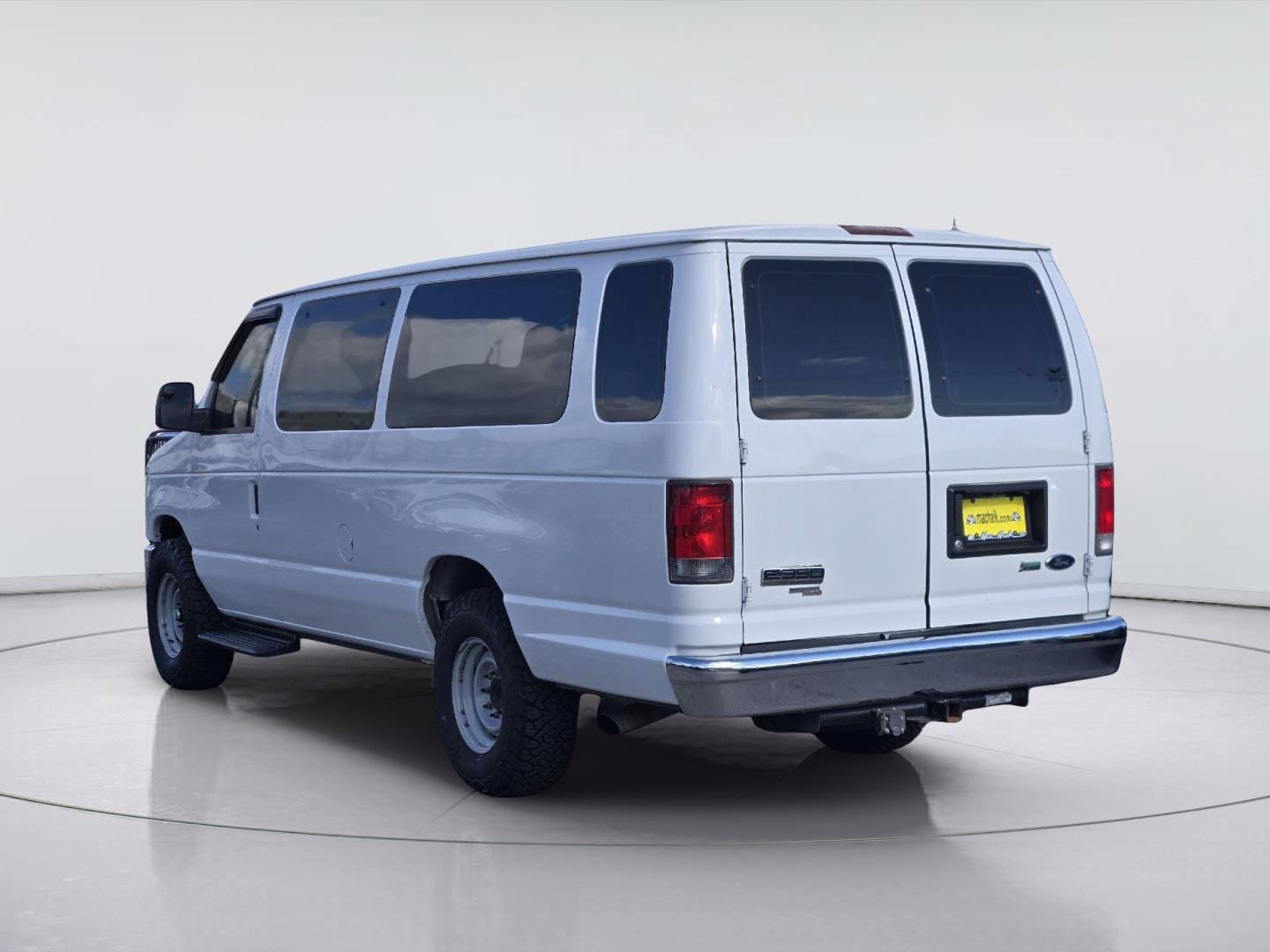Used 2014 Ford E-350 and Econoline 350 XLT RWD image 6