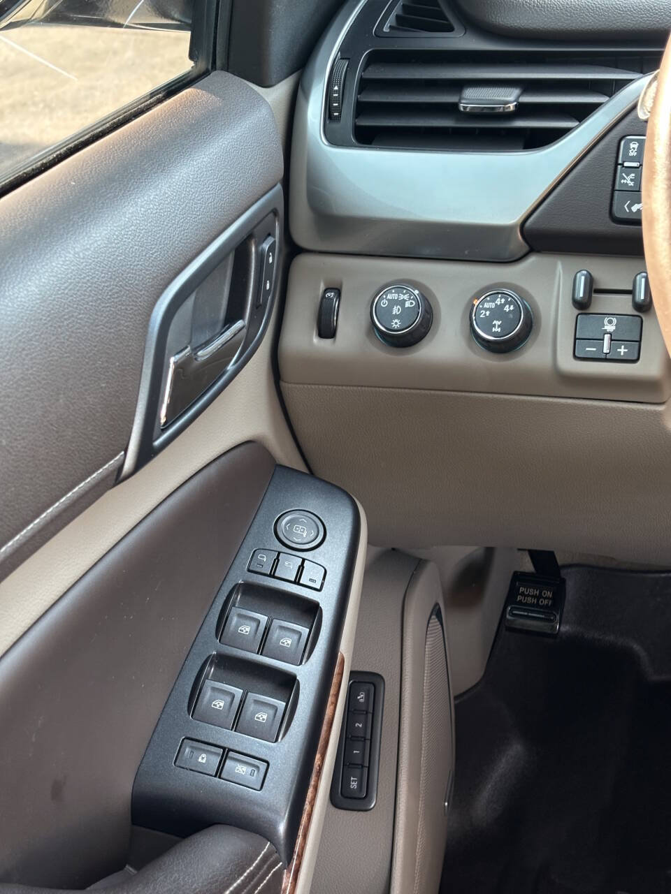 Used 2015 Chevrolet Suburban LTZ AWD/4WD image 28