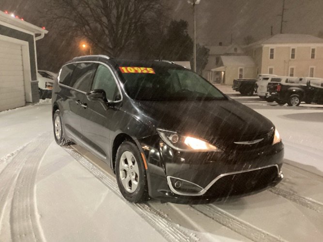 Used 2017 Chrysler Pacifica Touring-L Plus w/ Advanced Safetytec Group