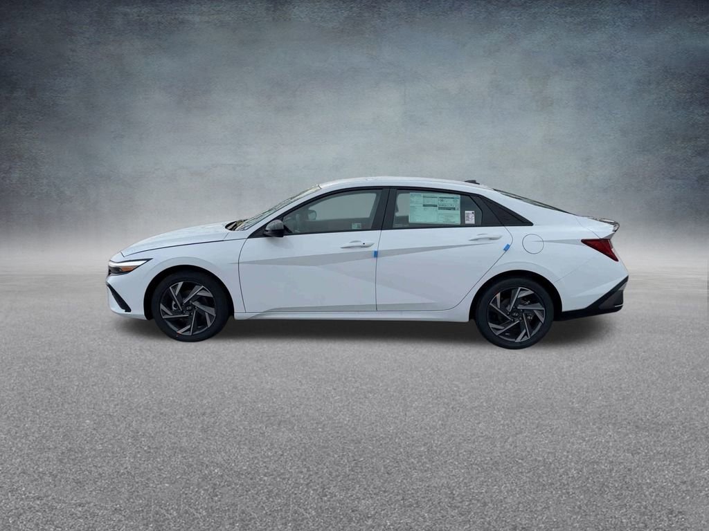 Used 2025 Hyundai Elantra SEL image 13