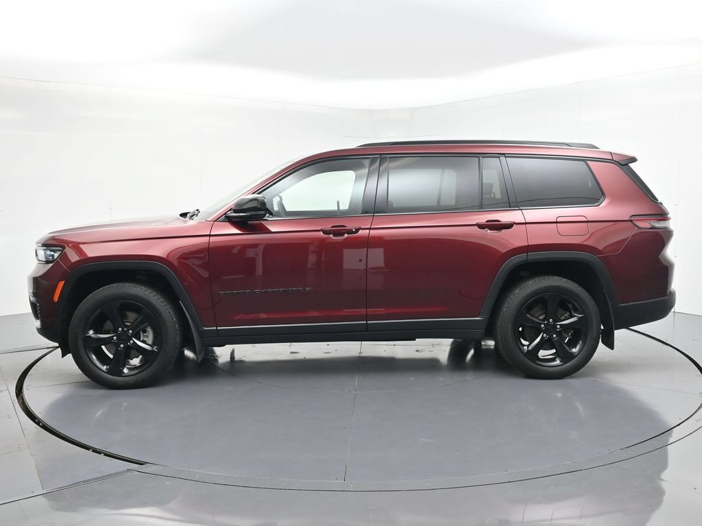 Used 2023 Jeep Grand Cherokee L Laredo AWD/4WD image 3