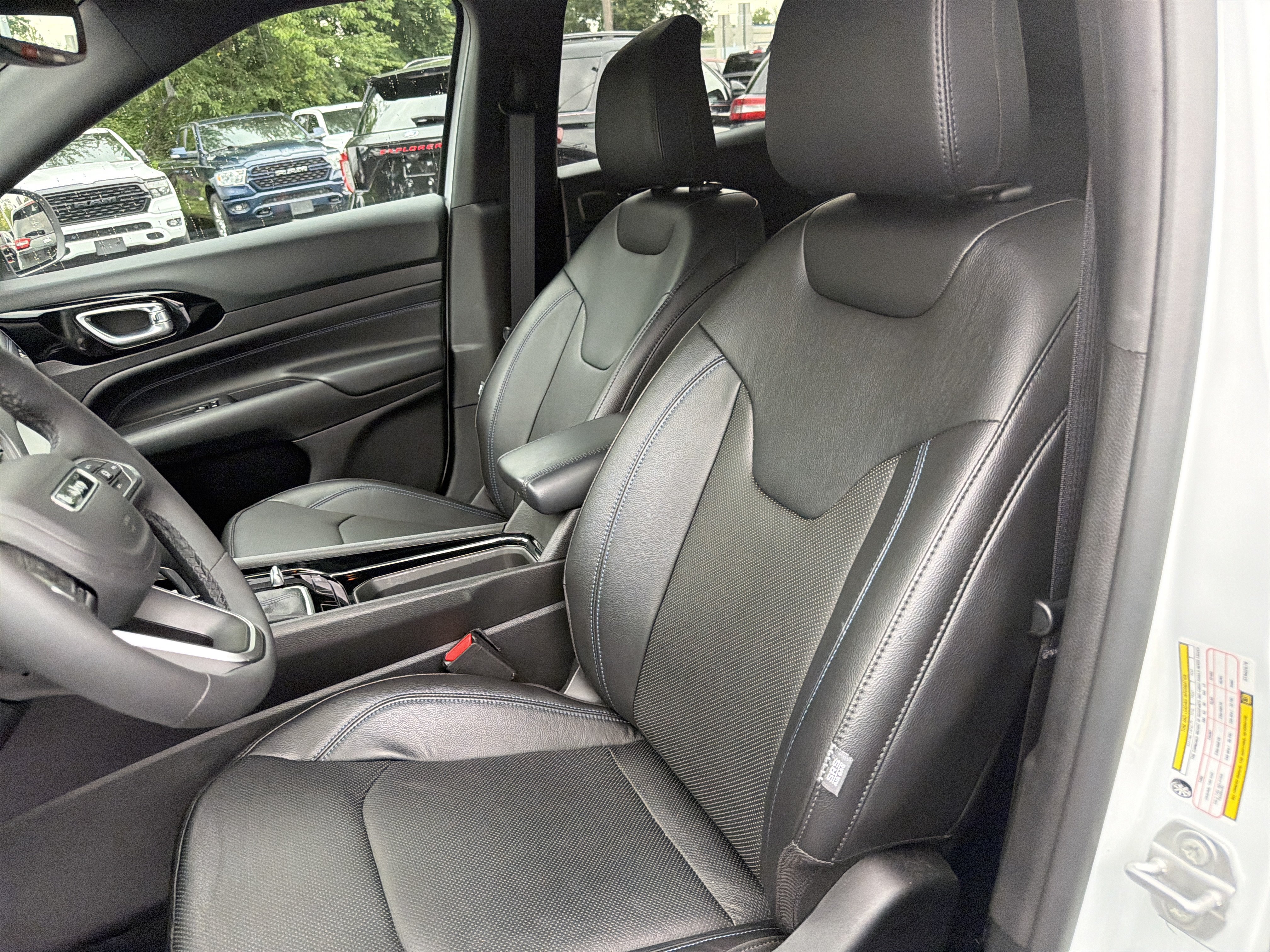 Certified 2025 Jeep Compass Limited w/ Driver Assist Group I AWD/4WD image 16