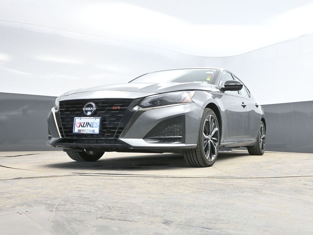 Used 2025 Nissan Altima 2.5 SR image 32