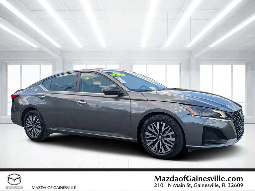 Used 2025 Nissan Altima 2.5 SV FWD video 1