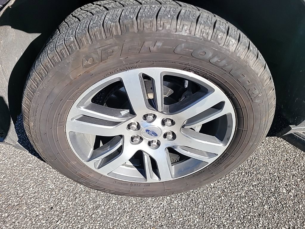 Used 2024 Ford Expedition XLT image 6