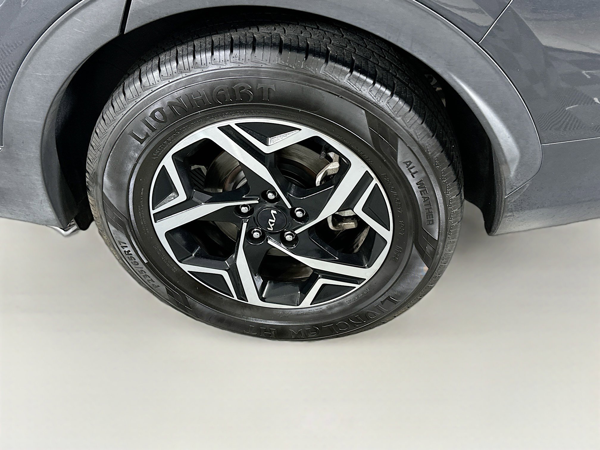 Used 2023 Kia Sportage LX image 11