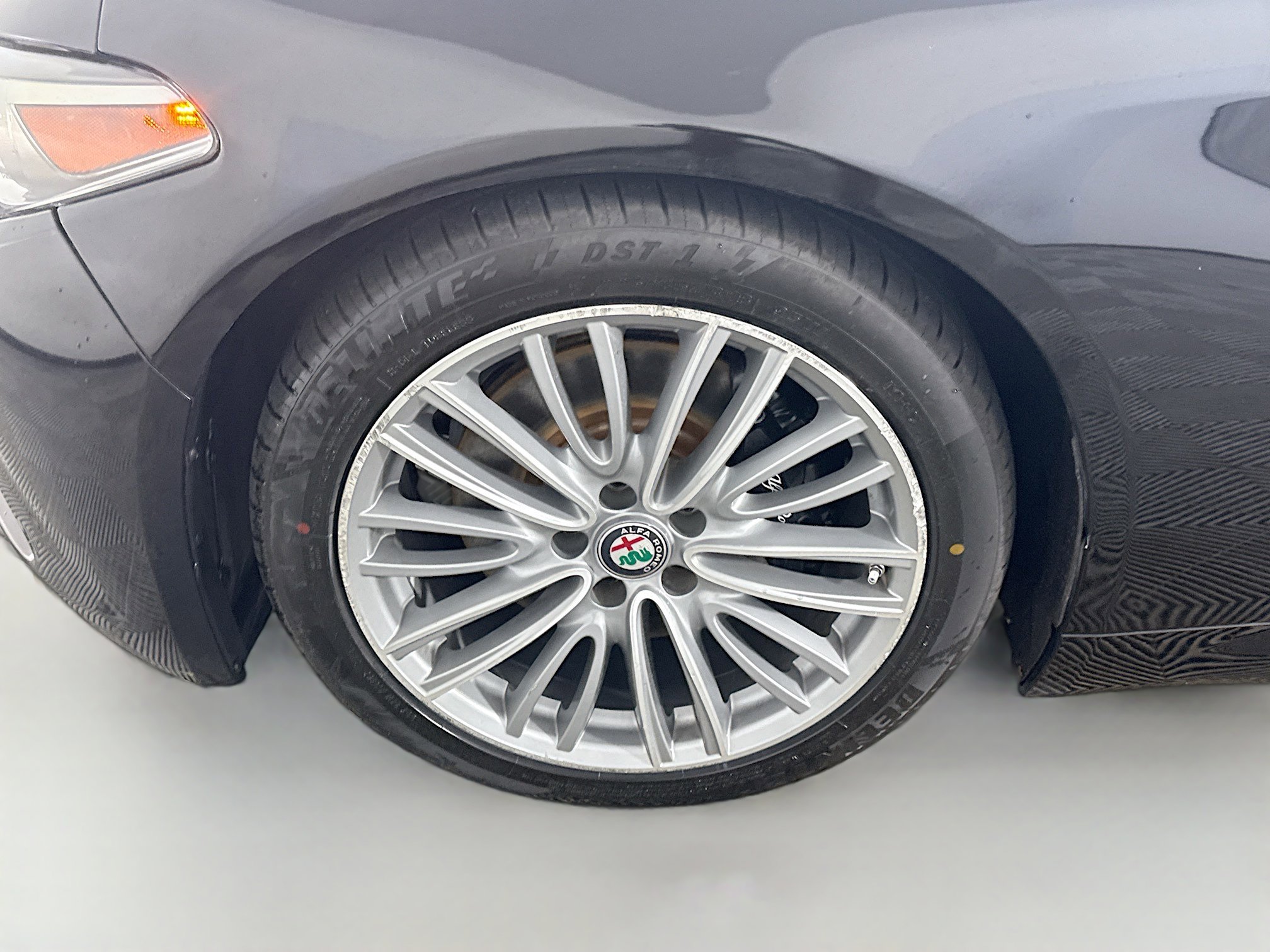 Used 2018 Alfa Romeo Giulia Ti w/ Quick Order Package 22Z Lusso image 38