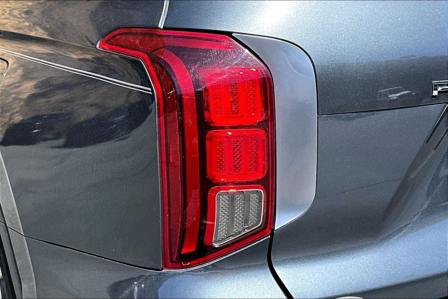 Used 2024 Hyundai Palisade Limited AWD/4WD image 32