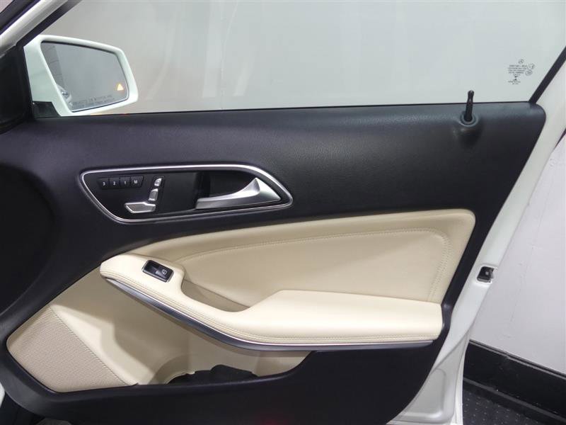 Used 2019 Mercedes-Benz GLA 250 4MATIC image 18