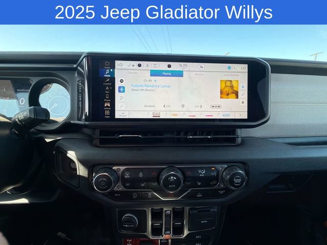 Used 2025 Jeep Gladiator Sport AWD/4WD image 18
