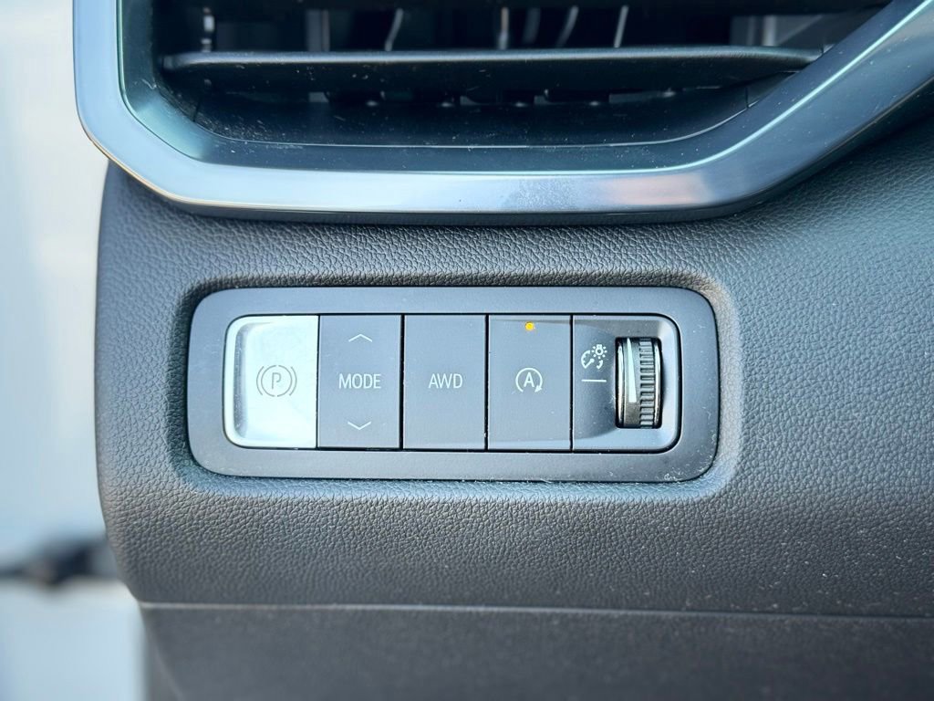 Used 2024 GMC Acadia AT4 w/ Luxury Package AWD/4WD image 21