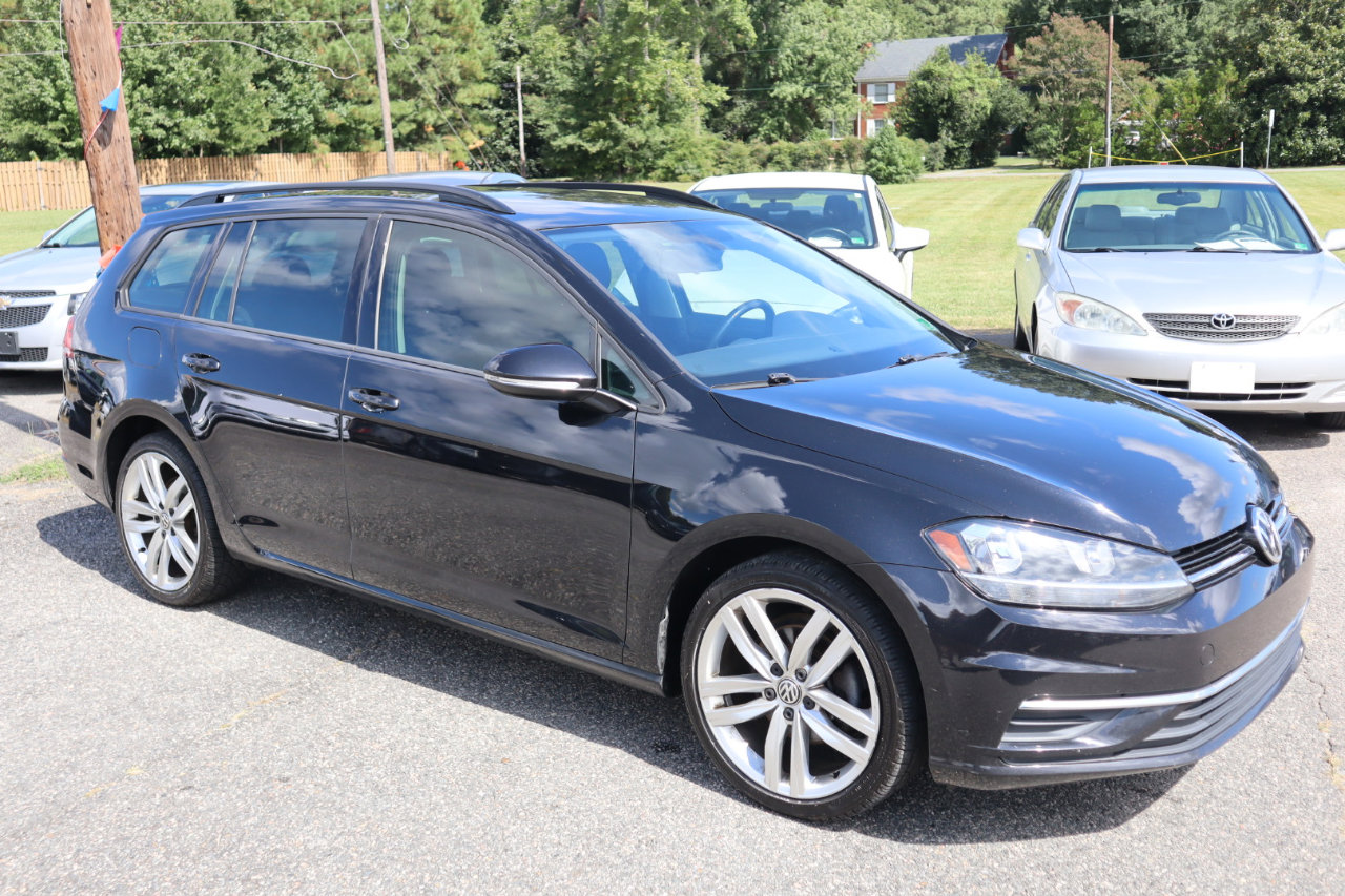 Used 2018 Volkswagen Golf S image 8