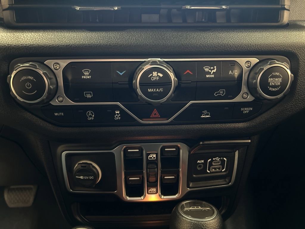 Used 2024 Jeep Gladiator Sport AWD/4WD image 19
