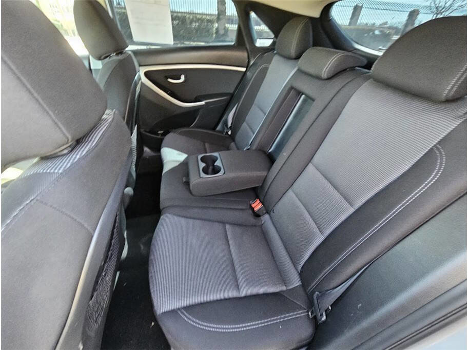 Used 2016 Hyundai Elantra GT FWD image 21