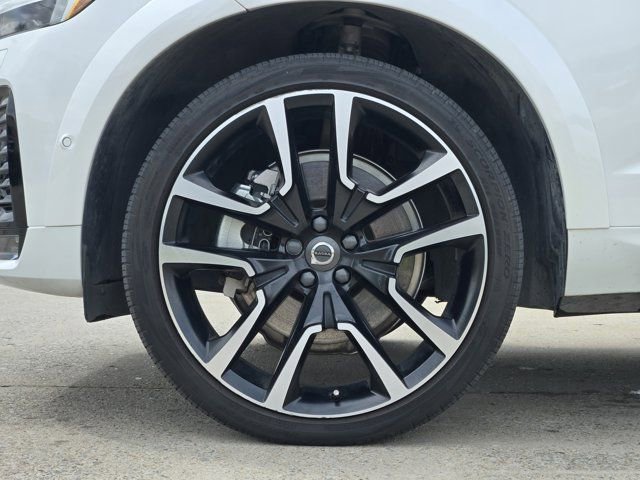 Used 2024 Volvo XC60 B5 Ultimate w/ Protection Package Premier AWD/4WD image 11