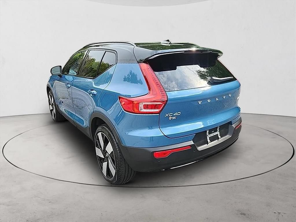Certified 2023 Volvo XC40 Recharge Ultimate w/ Protection Package Premier AWD/4WD image 3