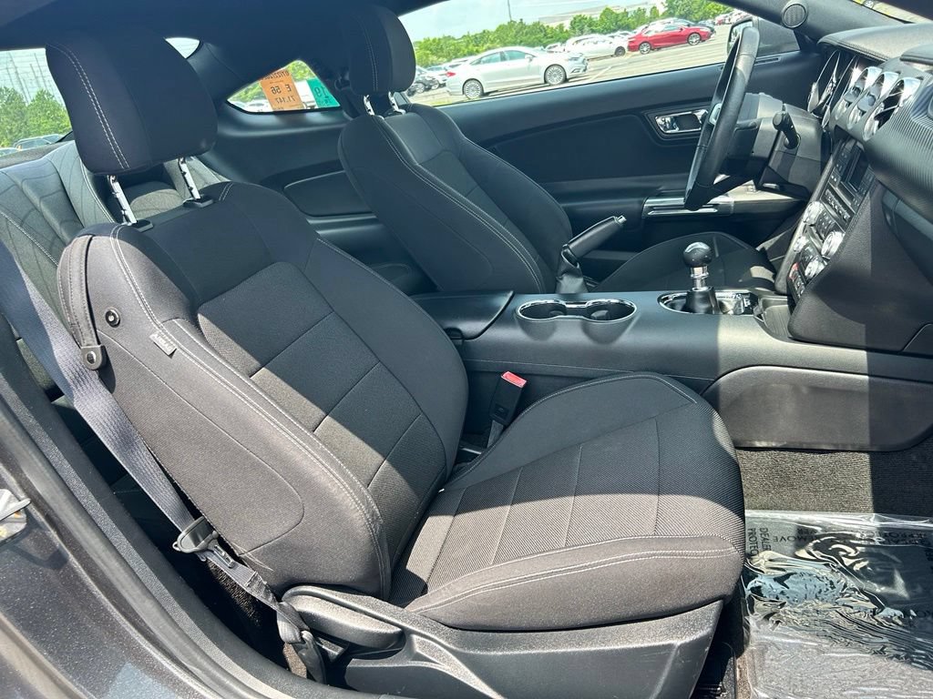 Used 2015 Ford Mustang Coupe RWD image 9