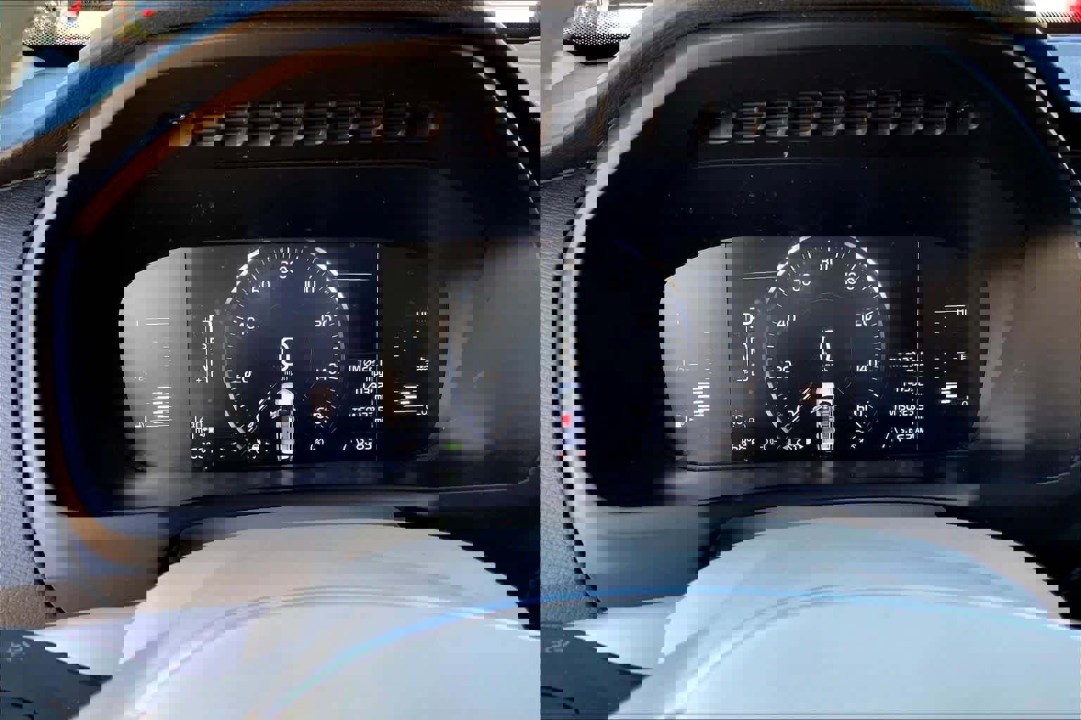 Used 2017 Volvo XC90 T5 Momentum w/ Vision Package image 25