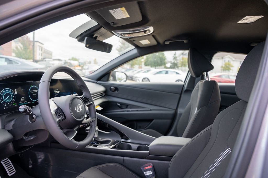 New 2025 Hyundai Elantra SEL image 19