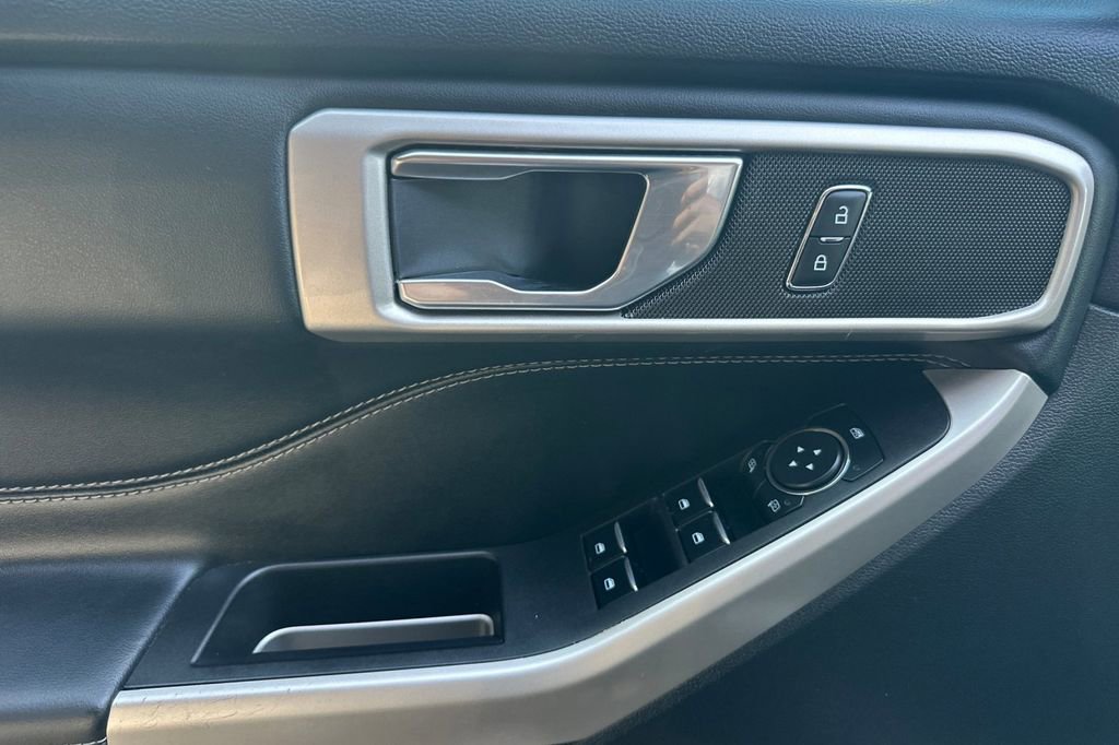 Certified 2023 Ford Explorer XLT image 13