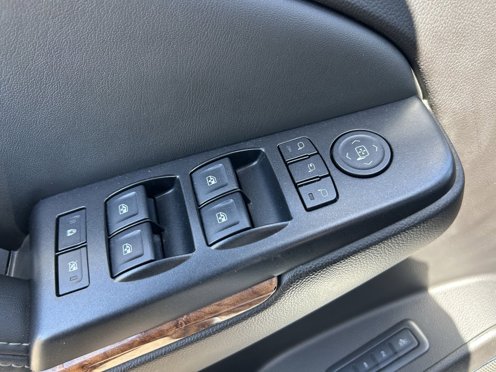 Certified 2016 Chevrolet Tahoe LTZ image 30