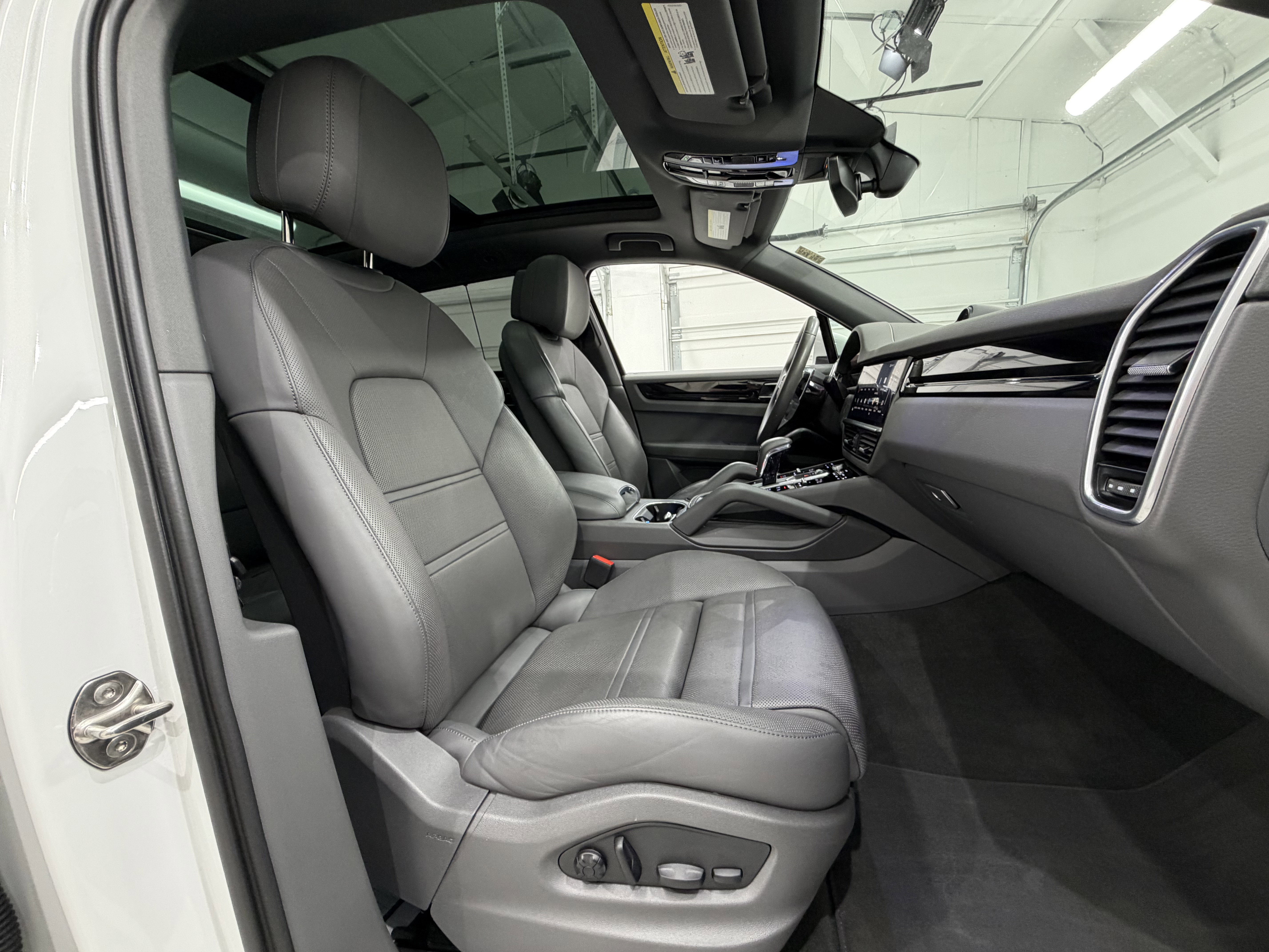 Certified 2023 Porsche Cayenne image 24