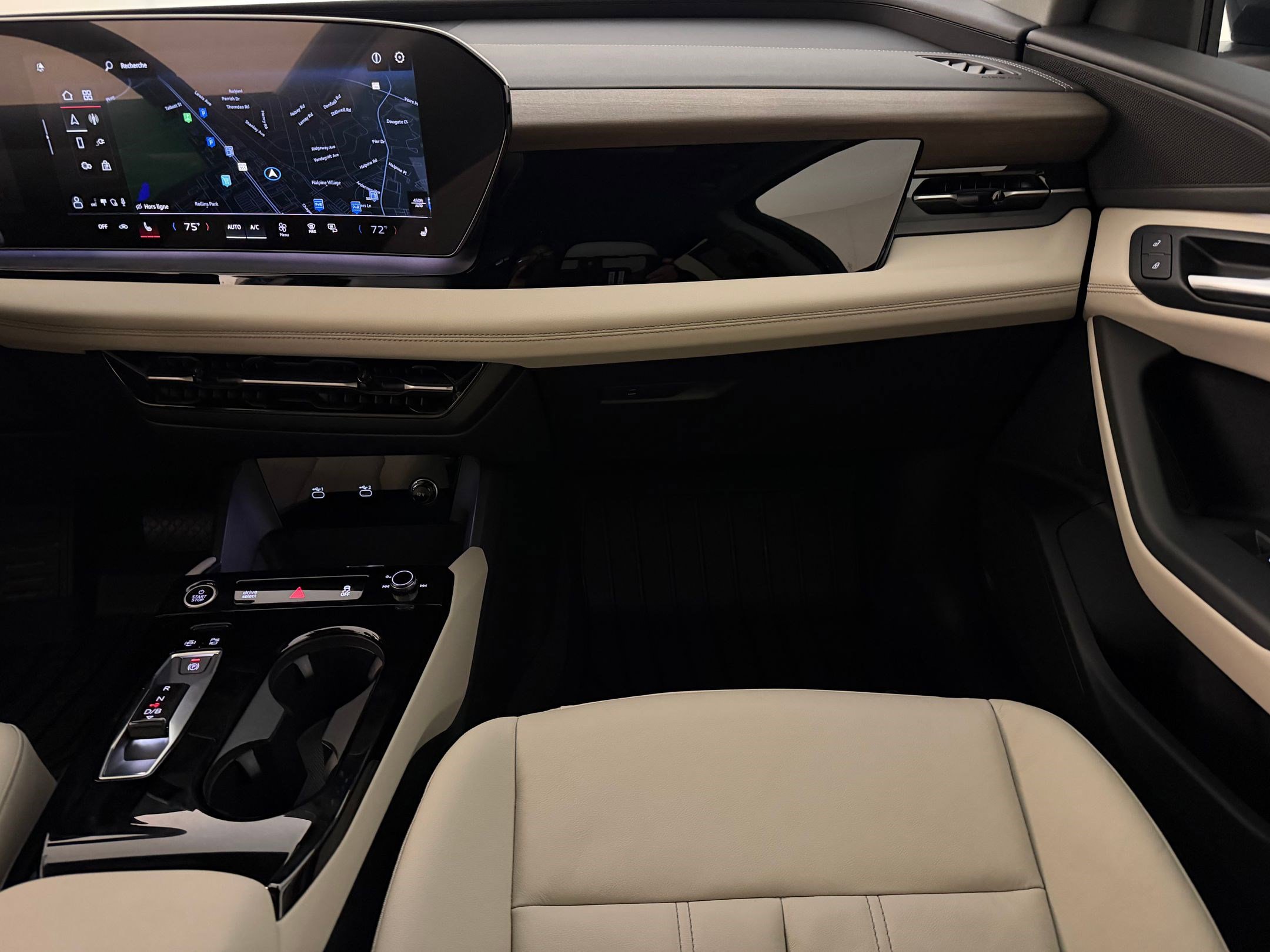 Certified 2025 Audi Q6 e-tron Premium w/ Convenience Package image 27