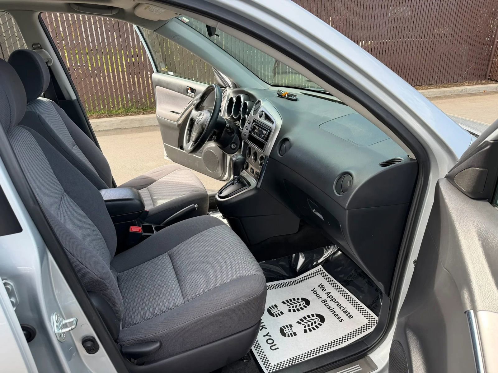 Used 2005 Toyota Matrix XR image 15