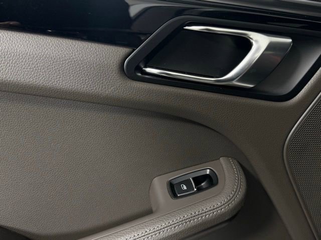 Used 2023 Porsche Macan image 23