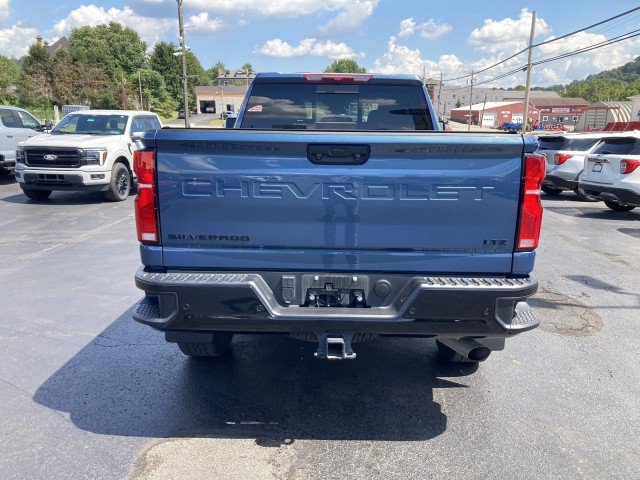 Used 2025 Chevrolet Silverado 2500 LTZ w/ Trail Boss Package AWD/4WD image 17