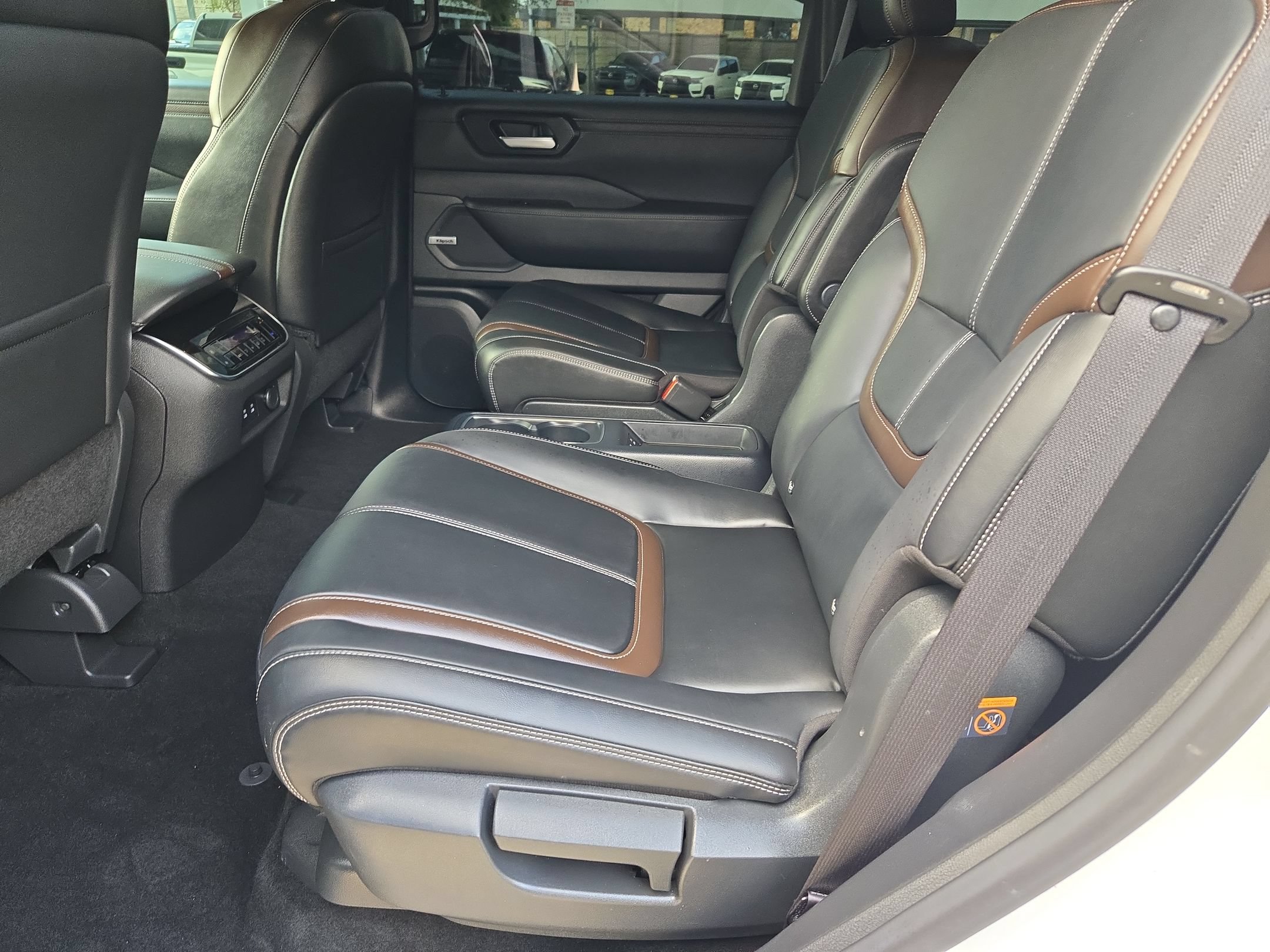 Used 2026 Nissan Armada SL w/ Captain's Chari Seat Package RWD image 13