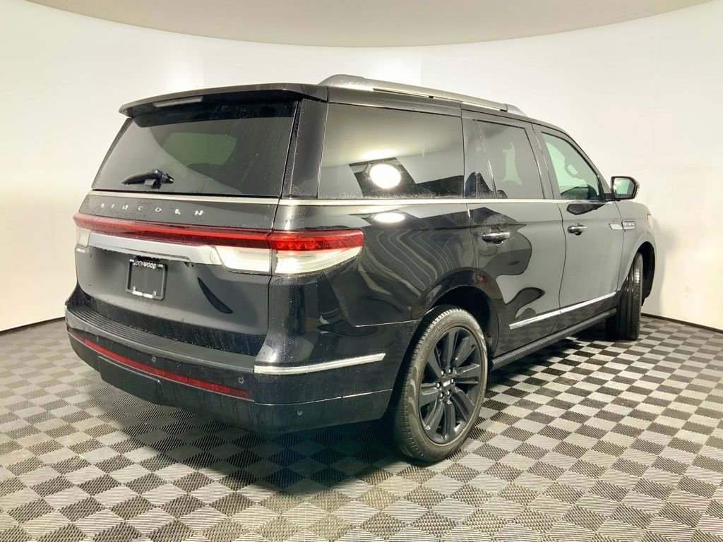 Used 2024 Lincoln Navigator Reserve image 16