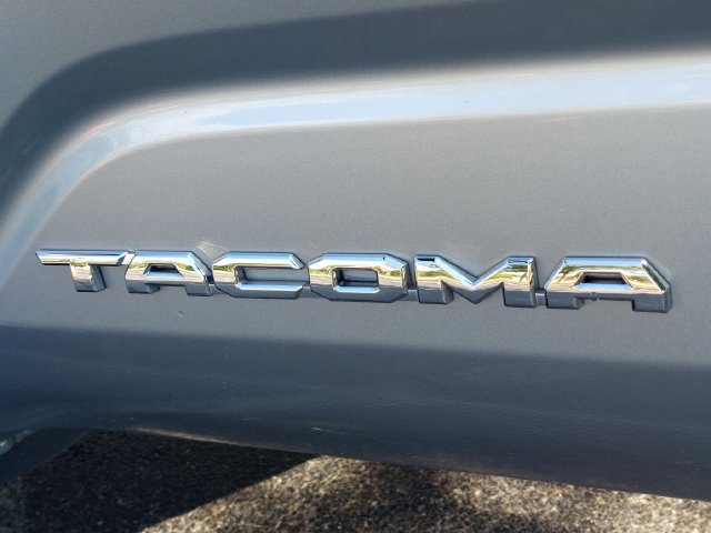 Used 2024 Toyota Tacoma SR5 AWD/4WD image 40