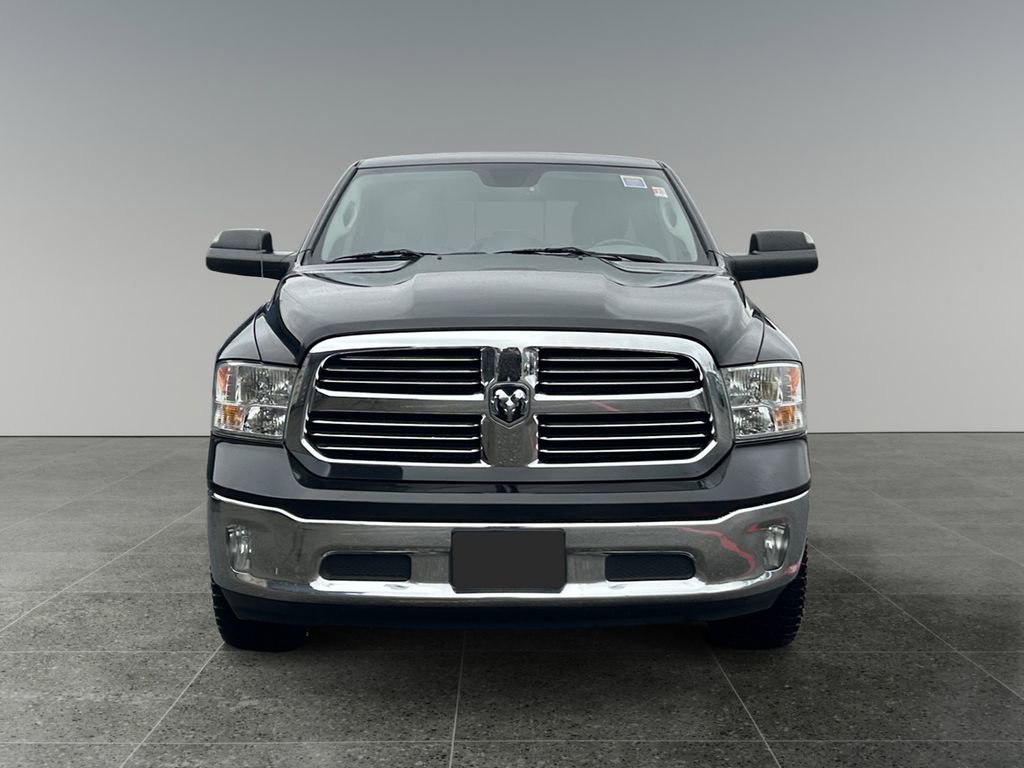 Used 2016 RAM 1500 Classic SLT w/ SLT Plus D￩cor Group image 2