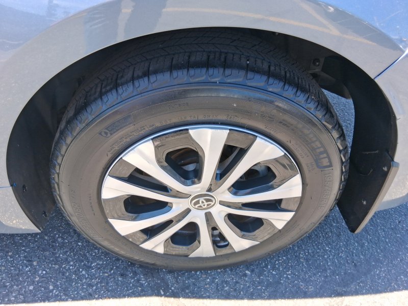Used 2021 Toyota Corolla LE FWD image 16