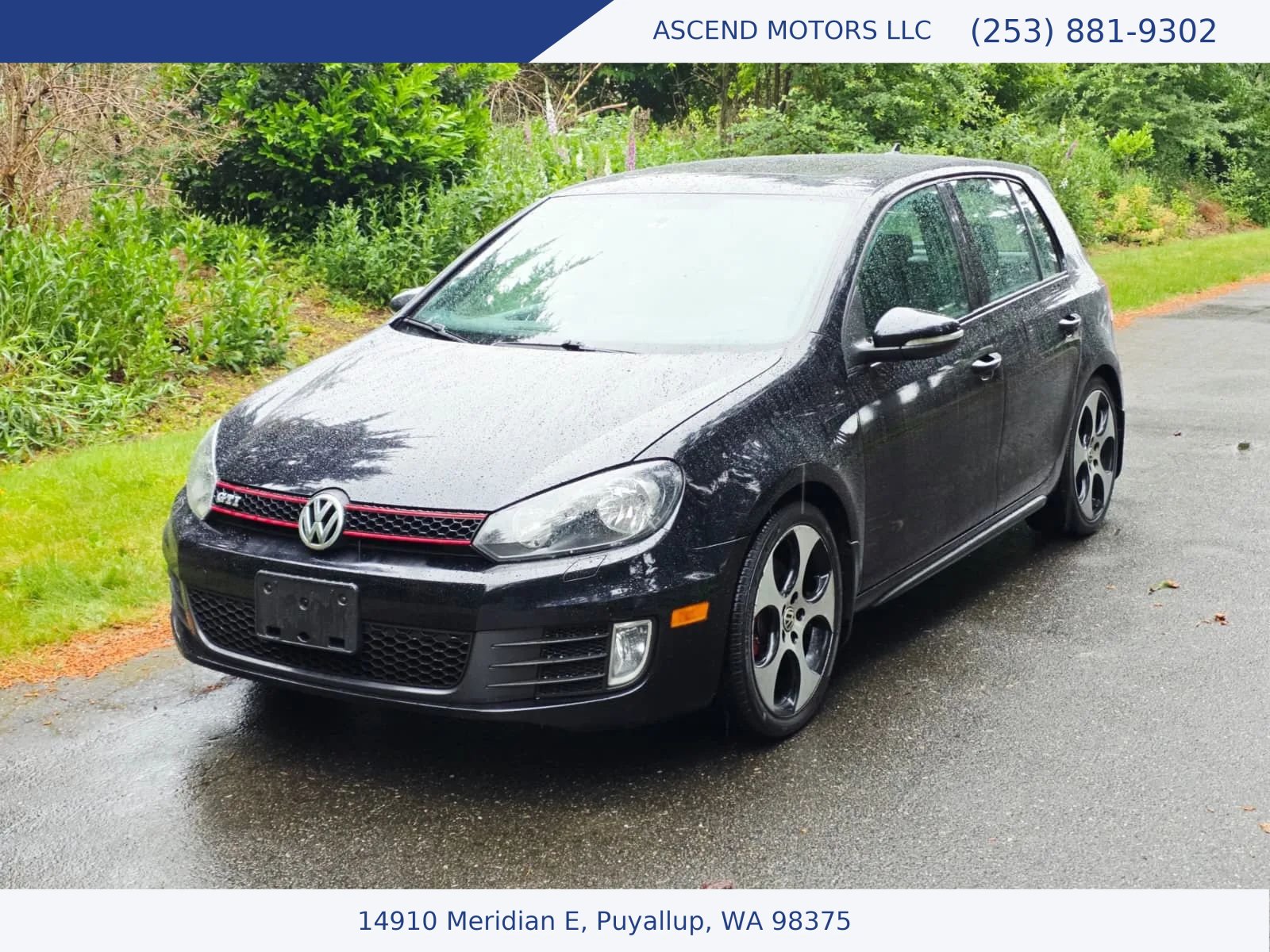Used 2011 Volkswagen Golf 4-Door FWD image 1